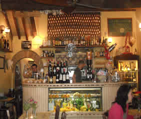 Mimi and Coco wine bar in Rome
