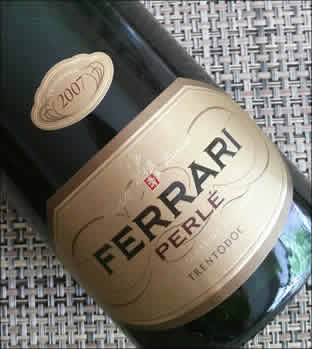 Perle 2007 TrentoDOC sparkling wine from Cantine Ferrari 