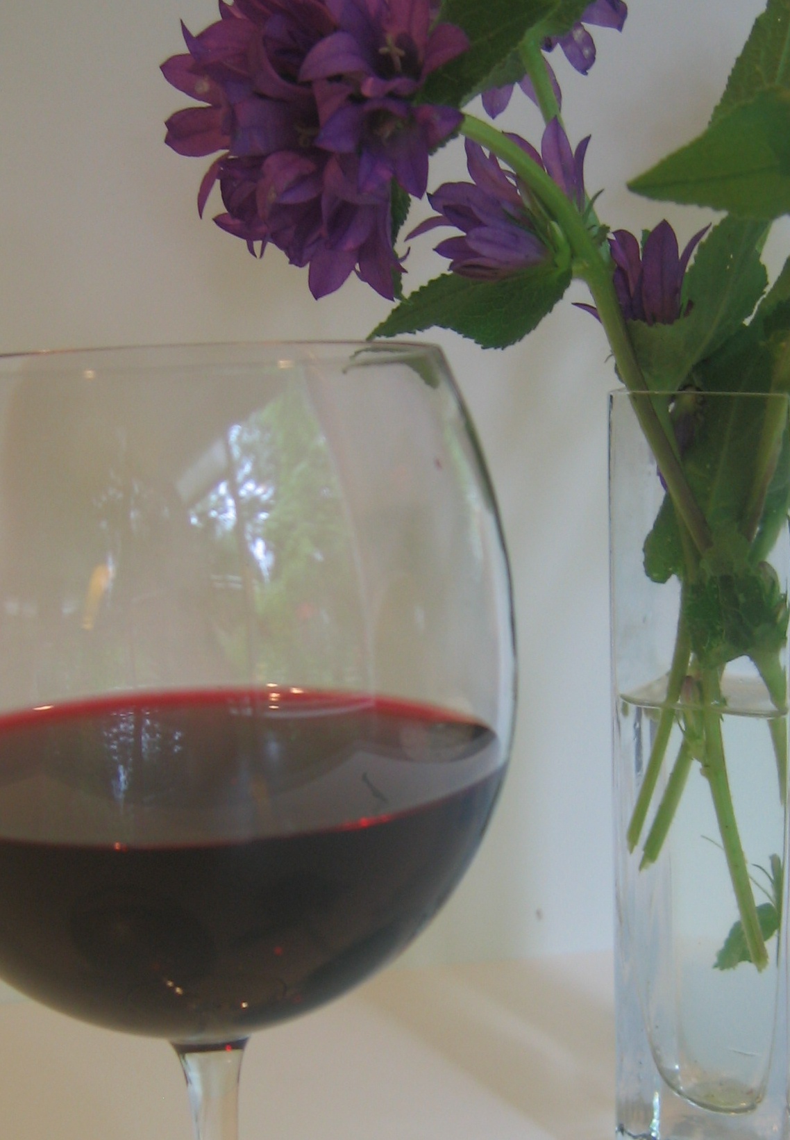 Wine glass and flowers